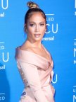Jennifer Lopez s godina sve ređe nosi punđe.