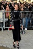 Prvi red na Louis Vuitton reviji: Sienna Miller predvodila impozantan celebrity guest list na reviji francuske kuće