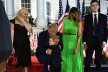 Zašto je neon zelena haljina Melanie Trump digla Ameriku na noge?