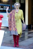 Kako se sa 60+ nosi kombinacija crvena+žuta demonstrira Sharon Stone