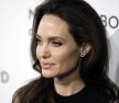 ANGELINA JOLIE DEMONSTRIRA KAKO SE NOSE CIPELE KOJE IZDUŽUJU NOGE: Ne odriče se klasike i jednostavnosti