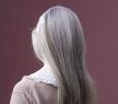 KAKO PREKRITI IZRASTAK NA SEDOJ KOSI: Poznati frizer otkriva trik za urednu i voluminoznu frizuru