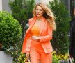 Blake Lively nedavno je zasenila sve kada se pojavila u narandžastom odelu koje bi mnoge rado ukrale.
