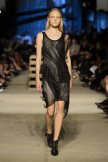 Givenchy: Prepoznatljiv dizajn intezivnih konstrukcija (proleće / leto 2016 RTW)