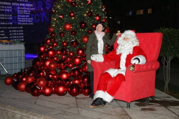 STIGLA JE POTPUNO DRUGAČIJA NOVOGODIŠNJA ČAROLIJA U BEOGRAD: Festival Coca-Cola x New Year’s District 2020. osvojio je srce građana