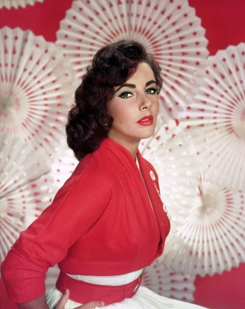 Omiljeni parfem Elizabeth Taylor je Jean Deprez Bal a Versailles.