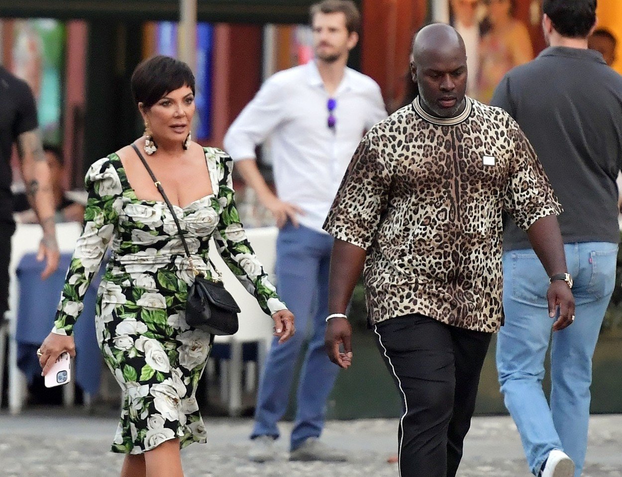 Razlika između Kris Jenner i Corey Gamble je 25 godina.