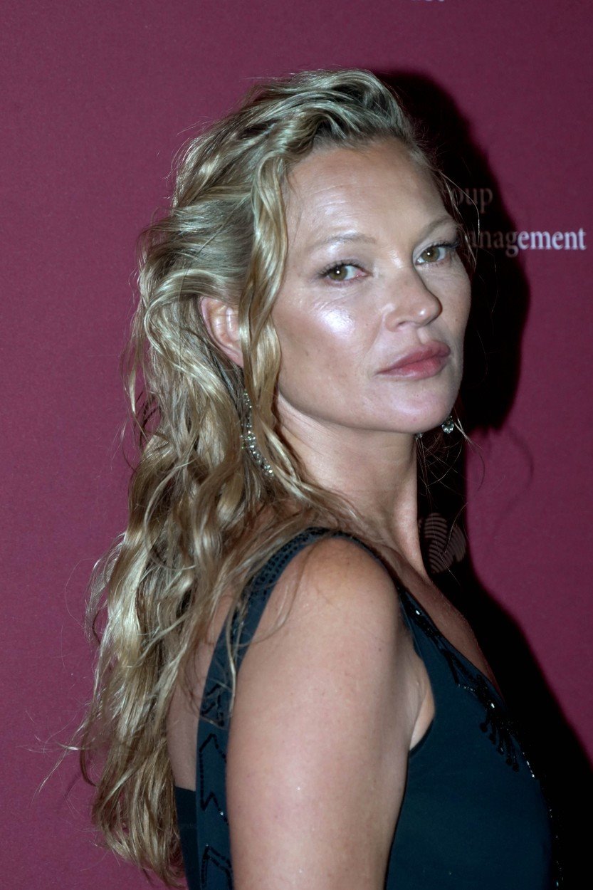 Kate Moss se šminka u skladu sa svojim godinama.