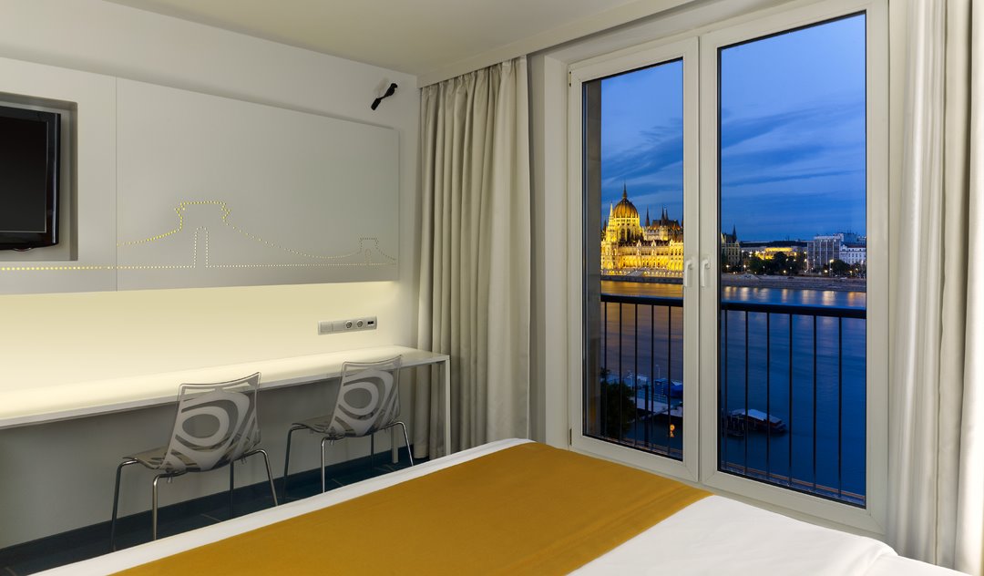 artotel budapest_room (1).jpg