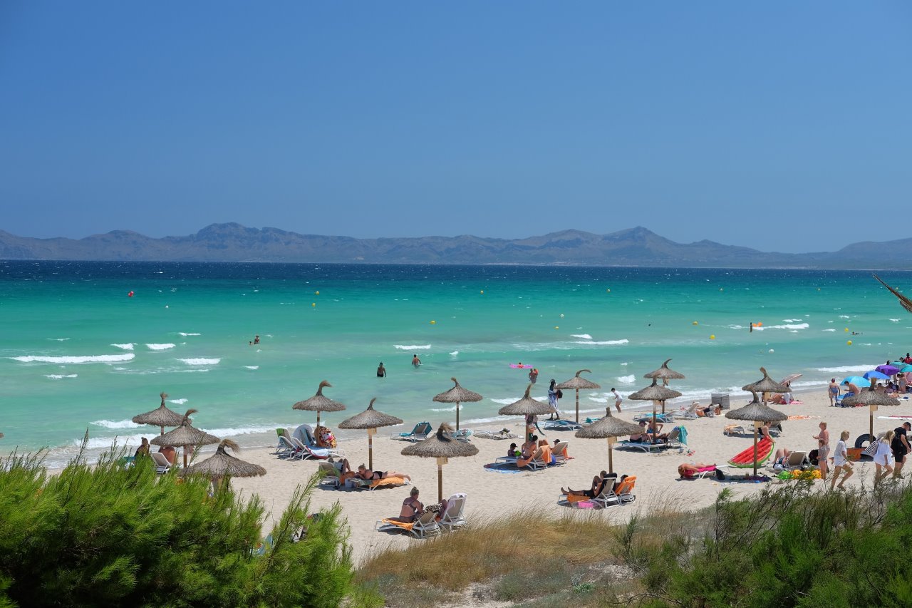 Playa de Muro dobar je izbor za usamljene putnike, grupe prijatelja ili porodice s decom.