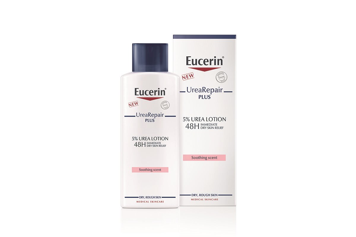 Isto važi i za Eucerin®UreaRepair PLUS Parfimisani losion sa 5% uree, kada je u pitanju nega tela. Ceramidi u formulaciji ovog preparata jačaju barijernu funkciju kože i sprečavaju gubitak vlažnosti, dok urea poboljšava sposobnost kože da vezuje vodu.