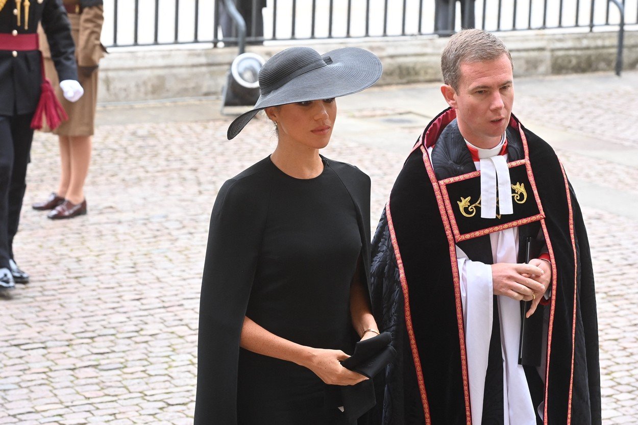 Meghan Markle na sahrani kraljice elizabete.