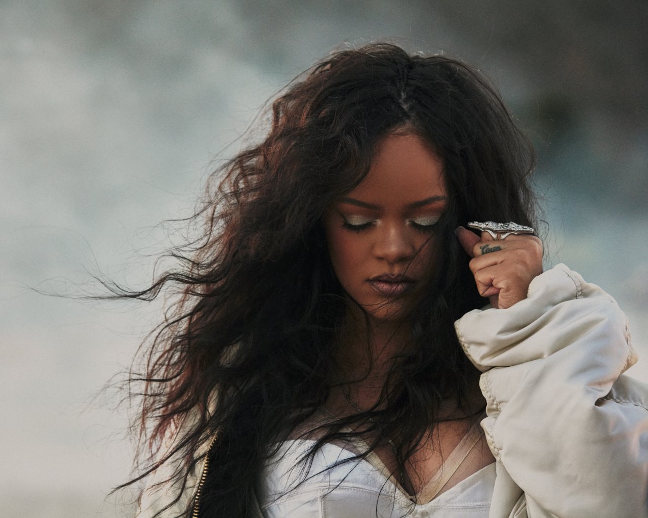 Rihanna_Press Photo_credit Universal Music Serbia.jpg