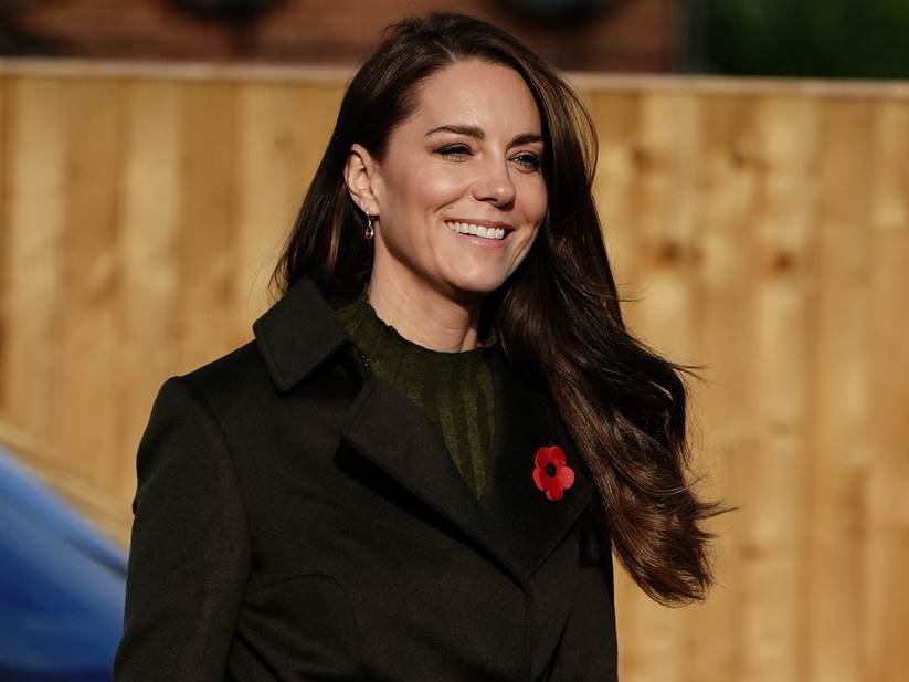 KATE MIDDLETON U MANGO HALJINI KOJA JE RASPRODATA U REKORDNOM ROKU: Uverite se da su pletene haljine trend za jesen 2022