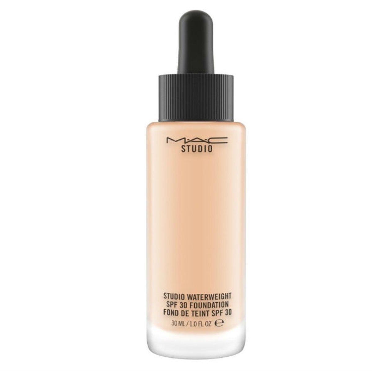 MAC Studio Waterweight SPF 30 je tečni puder lagane formule.