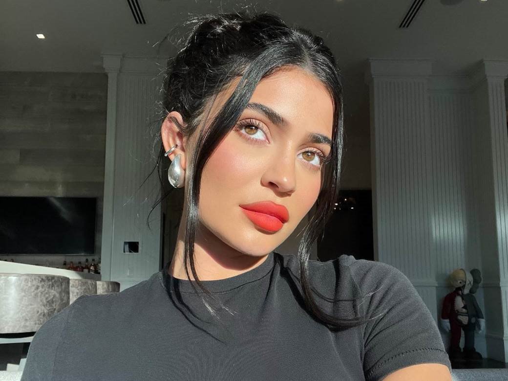 MINĐUŠE KOJE SU OBELEŽILE 2022. GODINU: Od Kylie Jenner do Dua Lipe - ovaj Bottega Veneta komad nose sve trendseterke