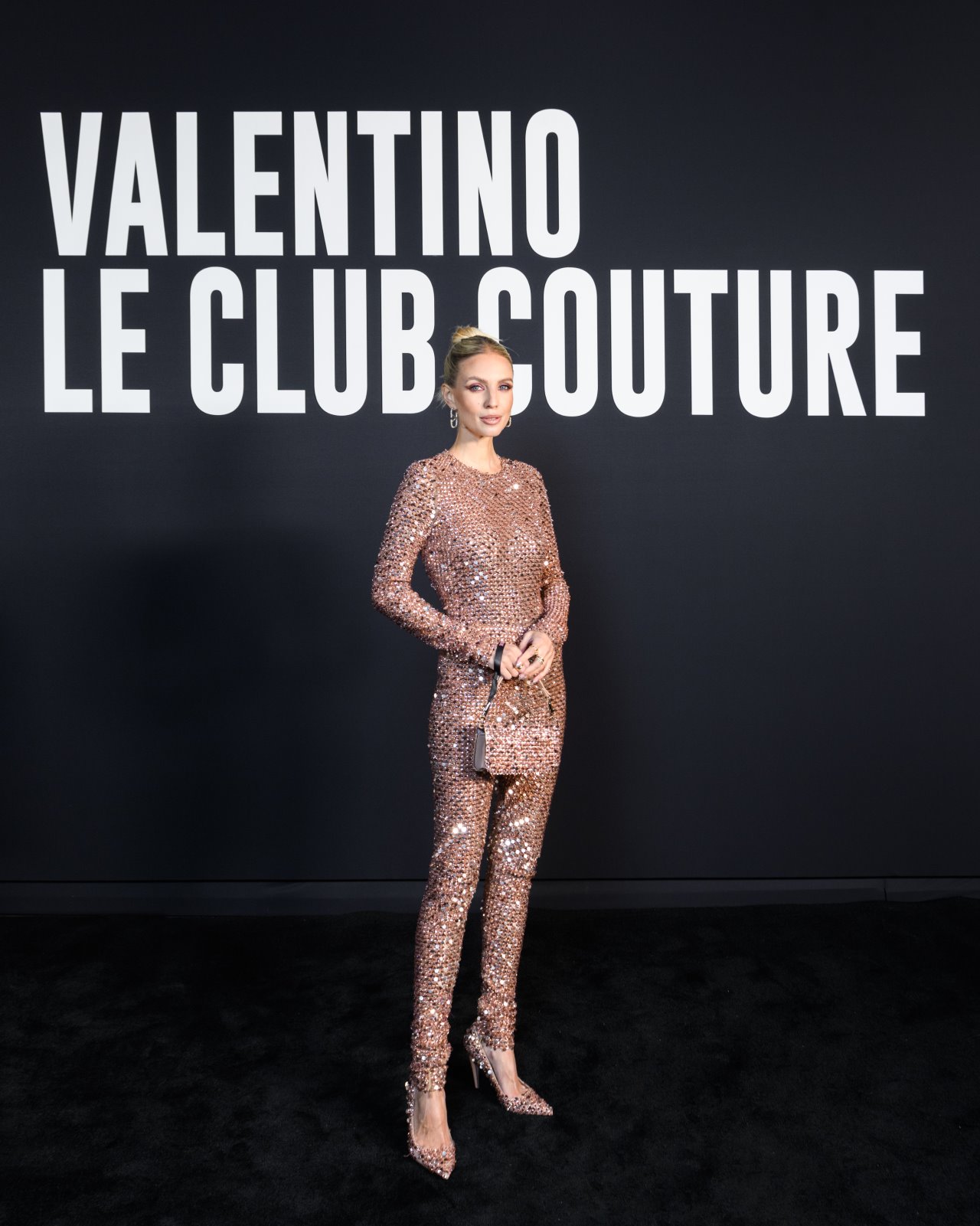 006_Leonie Hanne_VALENTINO LE CLUB COUTURE - Jan 25th_Paris.JPG