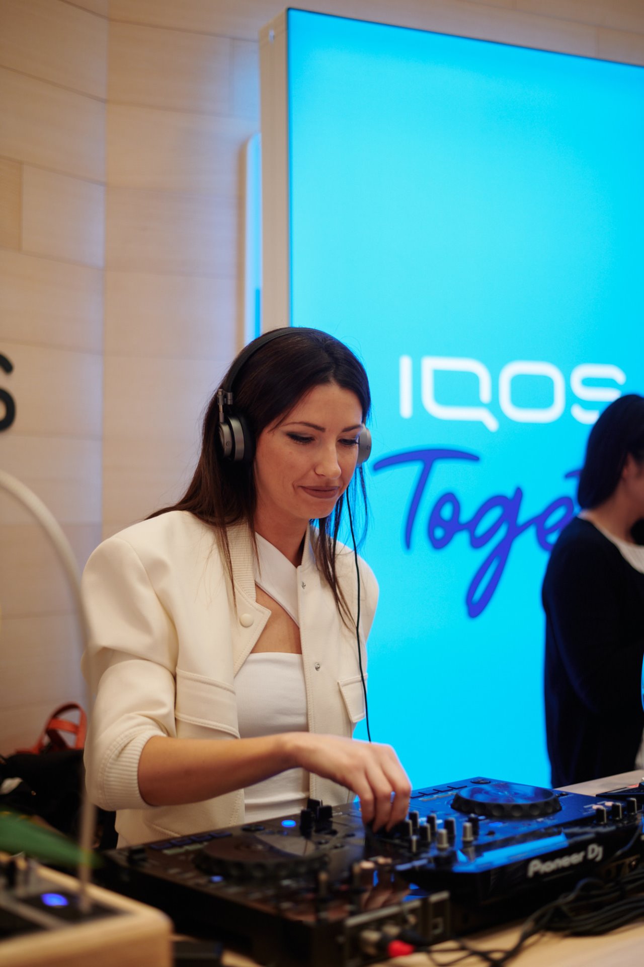 IQOS_Bday_ Warp21.jpg