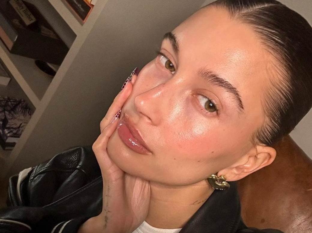 TRENURNO SVI ŽELE SAMO OVAJ MANIKIR: Biserno baby roze nokte nose fashion devojke od Hailey Bieber do Tamare Kalinić