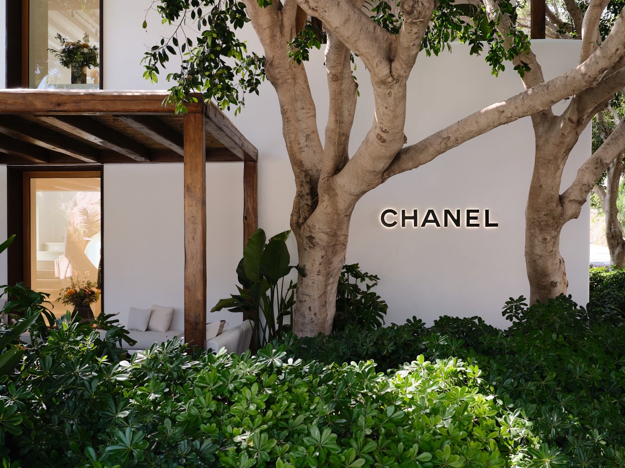 chanel_mykonos-seasonal-boutique-1-HD.jpg