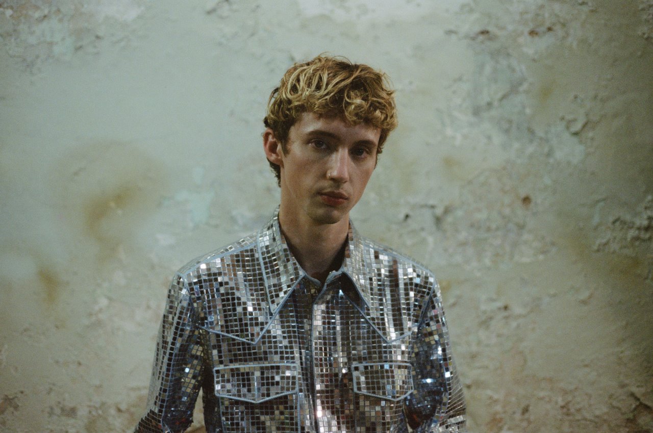 Troye Sivan_Press Photo_credit Terrence O'Connor_1.jpg