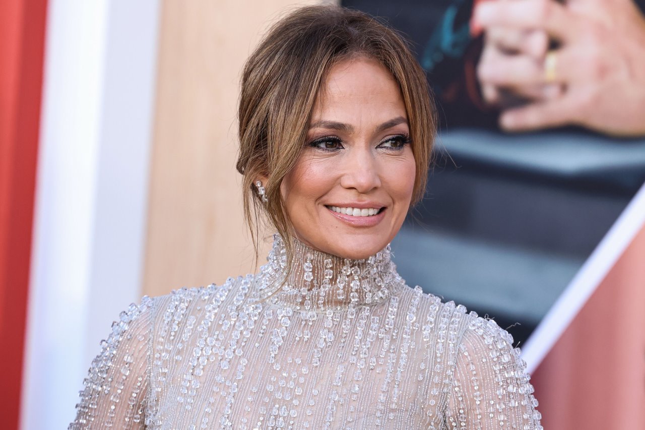 Glamurozni styling Jennifer Lopez privukao je našu pažnju posle dugo vremena.