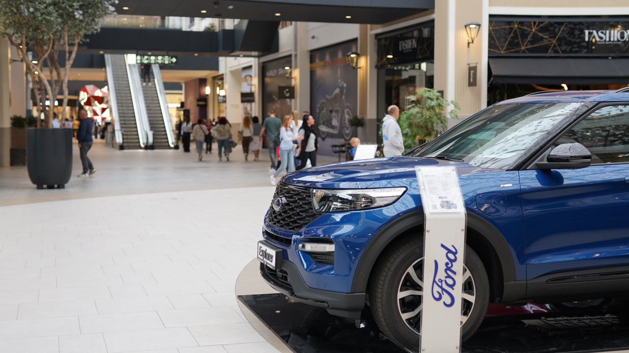 na galeriji automobila srbije za vikend pogledajte izložbu najluksuznijih modela