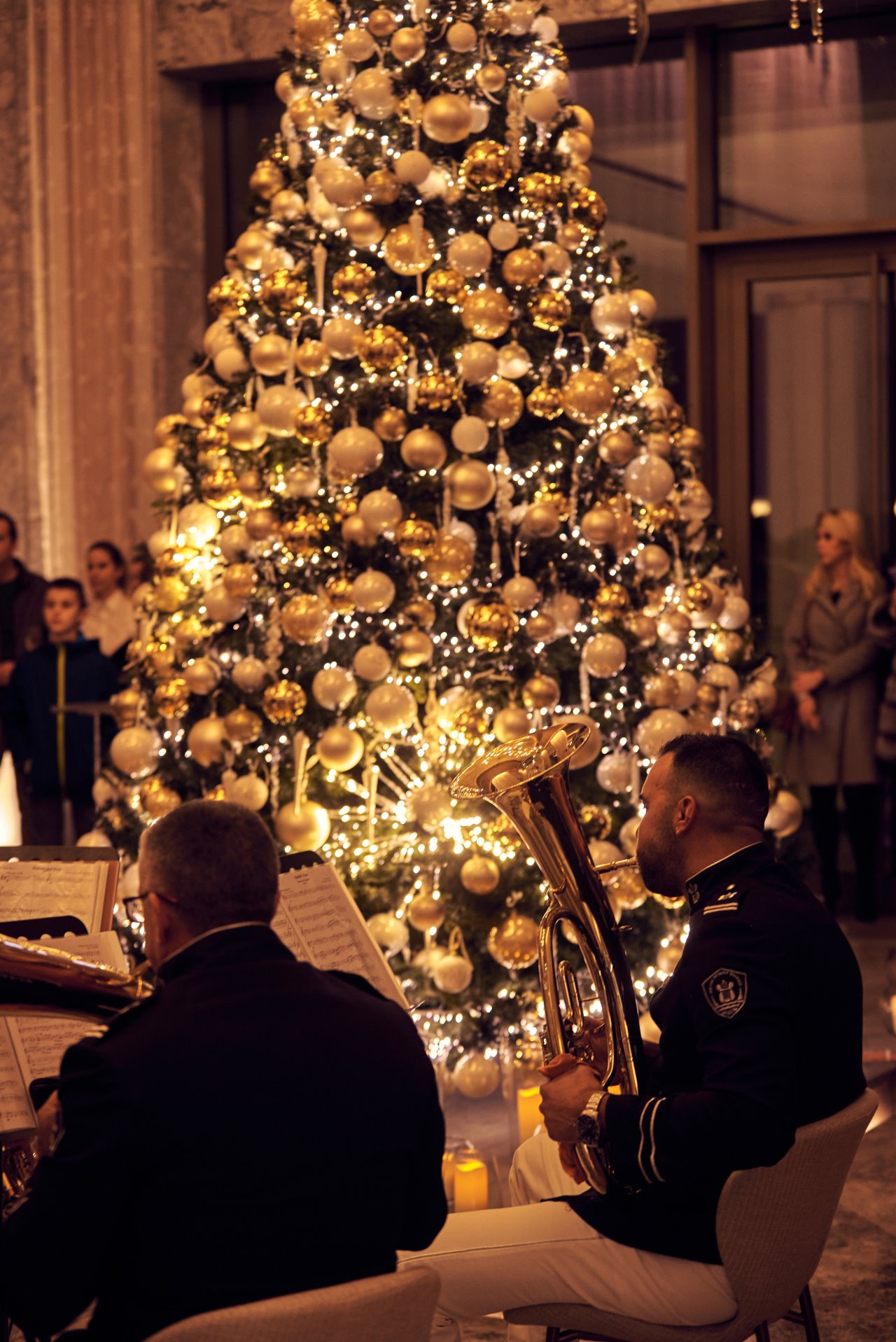 OOPM_Images_Festive_Tree Lighting (3).jpg