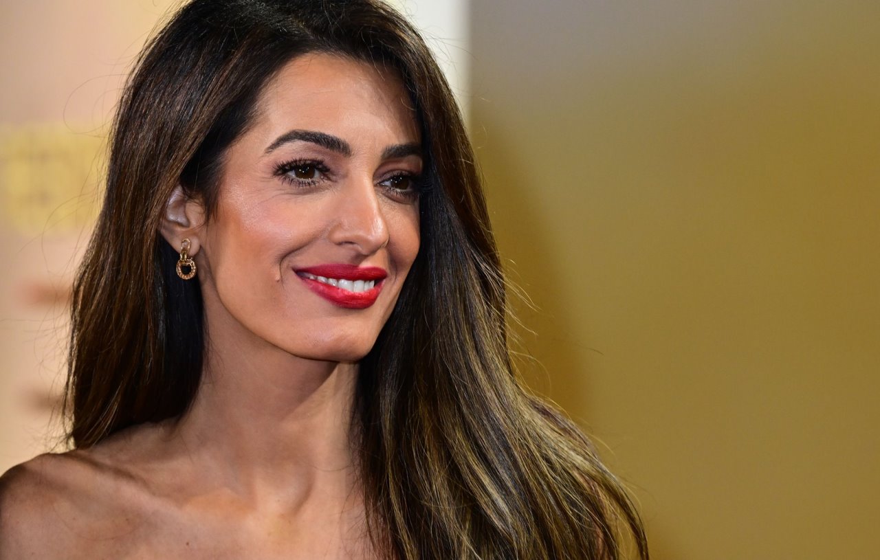 Šta god da obuče, finalni modni look Amal Clooney uvek izgleda bez greške.