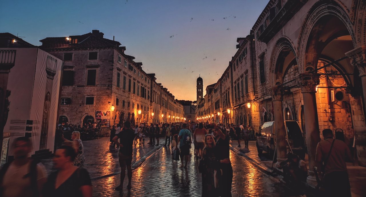 Čola u Dubrovniku, Dino Merlin u Kotoru - ako još uvek niste odlučili šta ćete za Novu godinu, razmislite o nekom od ovih gradova u regionu.