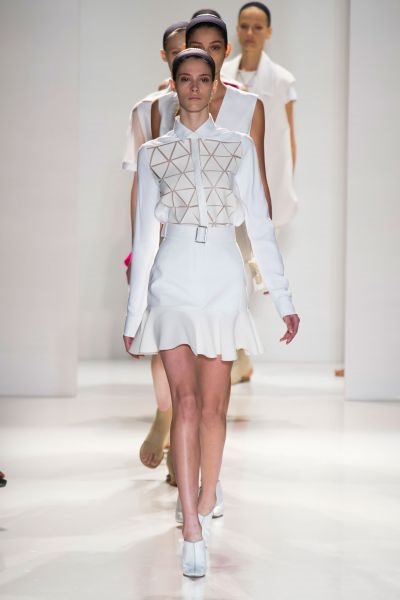 Victoria Beckham: Interpretacija oblika