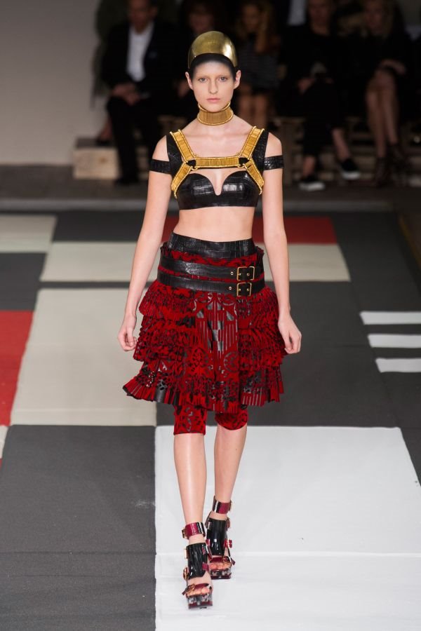 Alexander McQueen: Futurističke ratnice