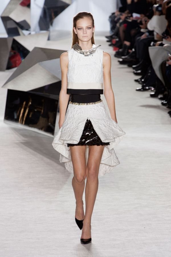Giambattista Valli: Spontana ženstvenost