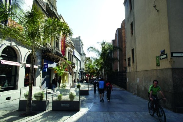 Montevideo: Grad fudbala, tanga i vina