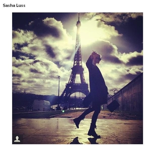 Beleške poznatih sa Paris Fashion Weeka: Poziranje ispred Ajfelove kule