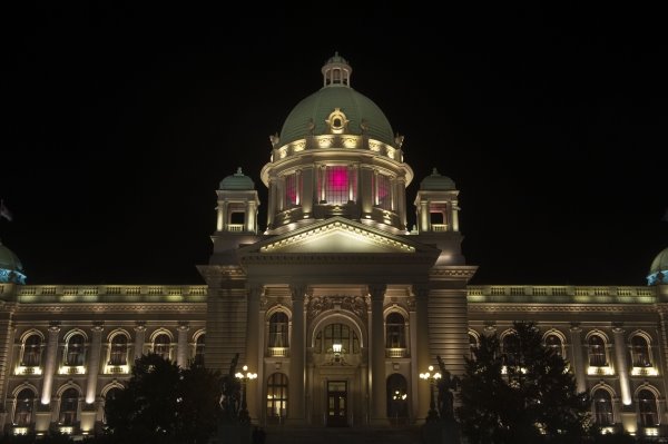 Roze svetla Beograda u znak borbe protiv raka dojke