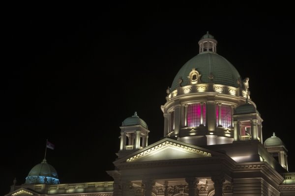 Roze svetla Beograda u znak borbe protiv raka dojke