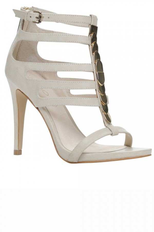 Trend za leto: Statement sandale
