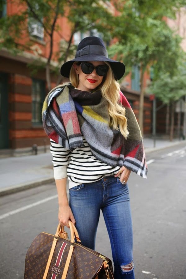 Street style: 10 savršenih zimskih kombinacija sa infinity šalom