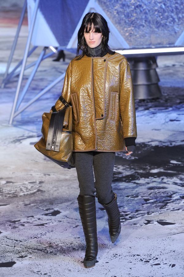 Kendall Jenner i Gigi Hadid zvezde H&M revije na Paris Fashion Weeku