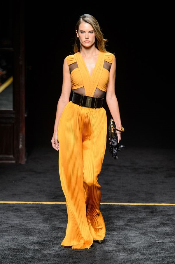 Balmain: Seksepilni glamur 70-ih