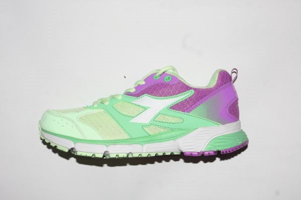 Sneaker mania: 10 modela koje ćemo nositi ovog leta!