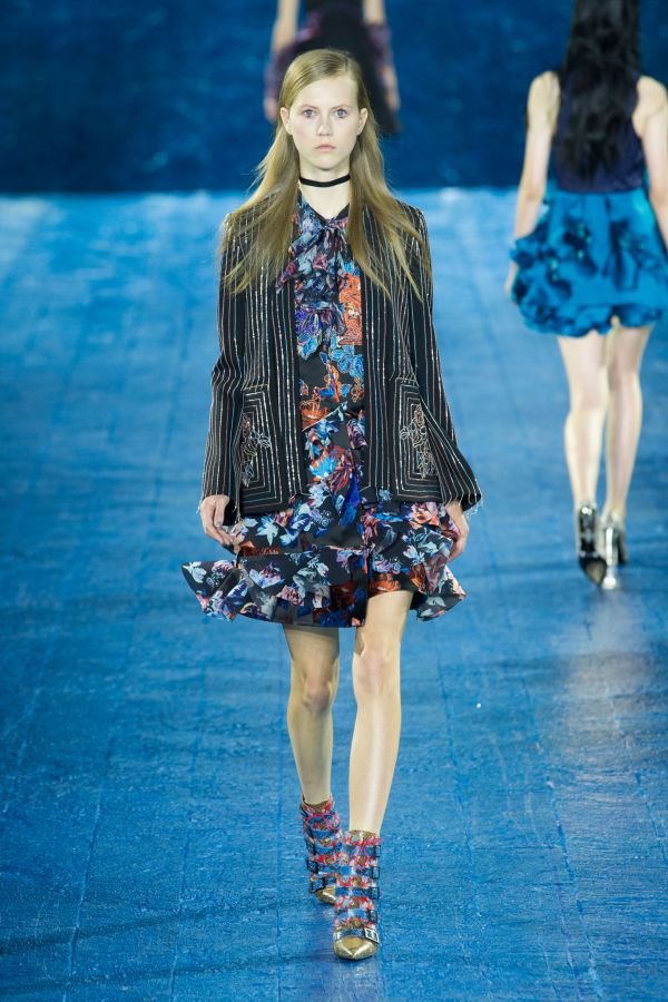 Mary Katrantzou: Svetlucavi print pokorio London ( proleće / leto 2016)