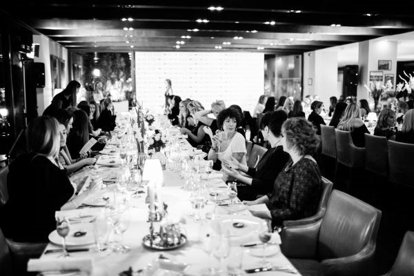 Elle Fashion Dinner: Magazin Elle slavi žensku solidarnost