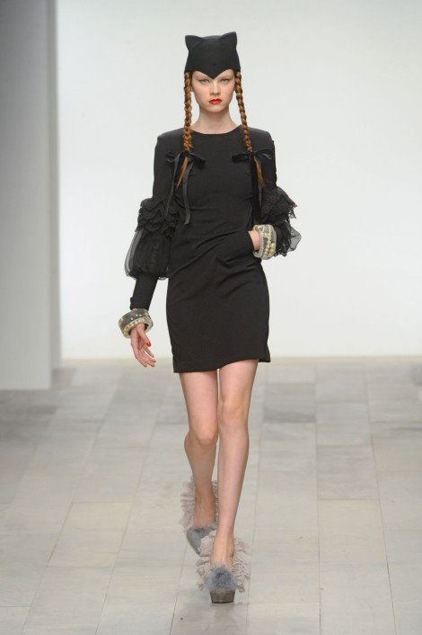 Caroline Charles FW London J/Z 2011/2012