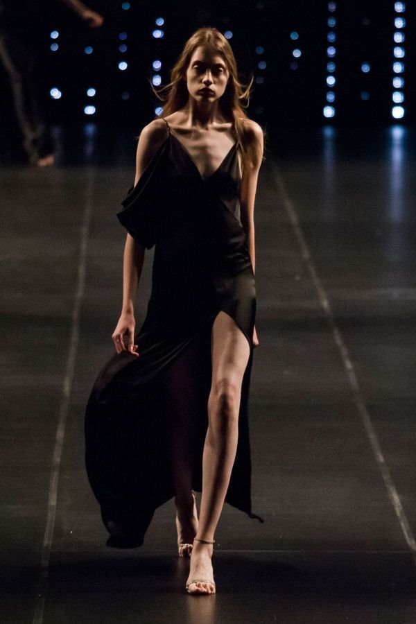 Saint Laurent: Proleće u znaku slip haljina