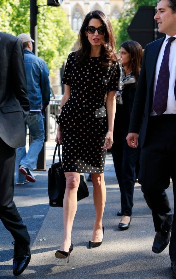 Top 25 najboljih izdanja Amal Clooney u 2015.