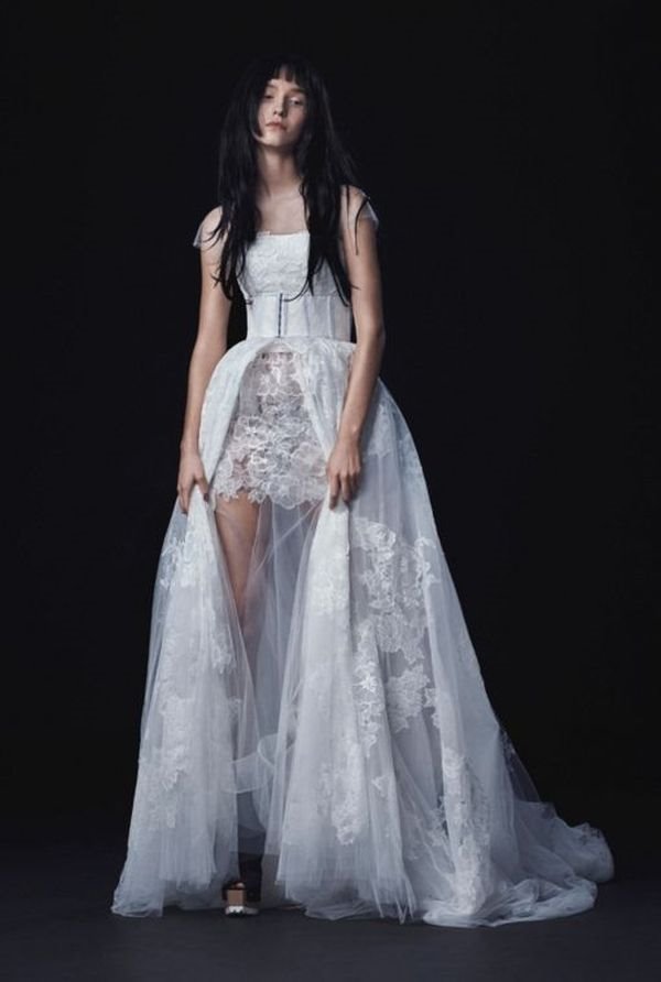 Vera Wang: Ženstvenost + rokenrol gotika obeležili novu bridal kolekciju kraljice venčanica