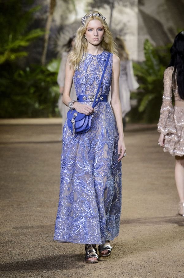 Elie Saab s/s 2016: Visoka moda s elementima indijskog kostima i edvardijanske ere