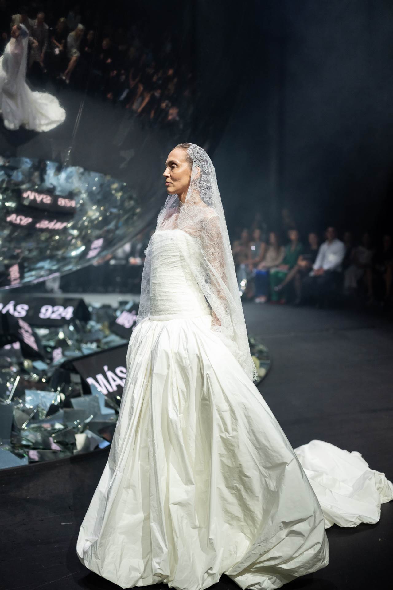 Model by MÁS924_ELLE ICONIC NIGHT_By Darius Kucys (5).jpg